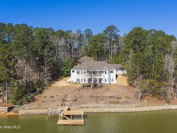 1689 River Oaks Dr, Jacksons Gap, AL 36861