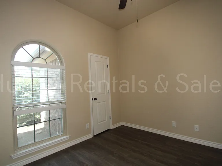702 W Orion Dr — Photo 17