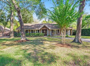 1102 Glourie Dr, Houston, TX 77055