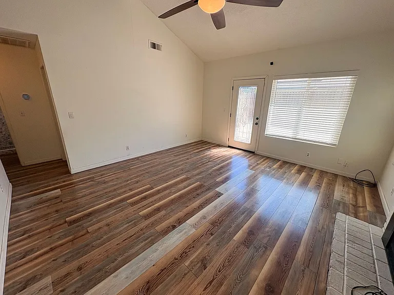 2212 N Edison St — Photo 5
