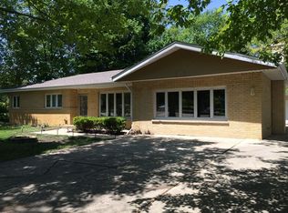 720 E Nerge Rd, Roselle, IL 60172