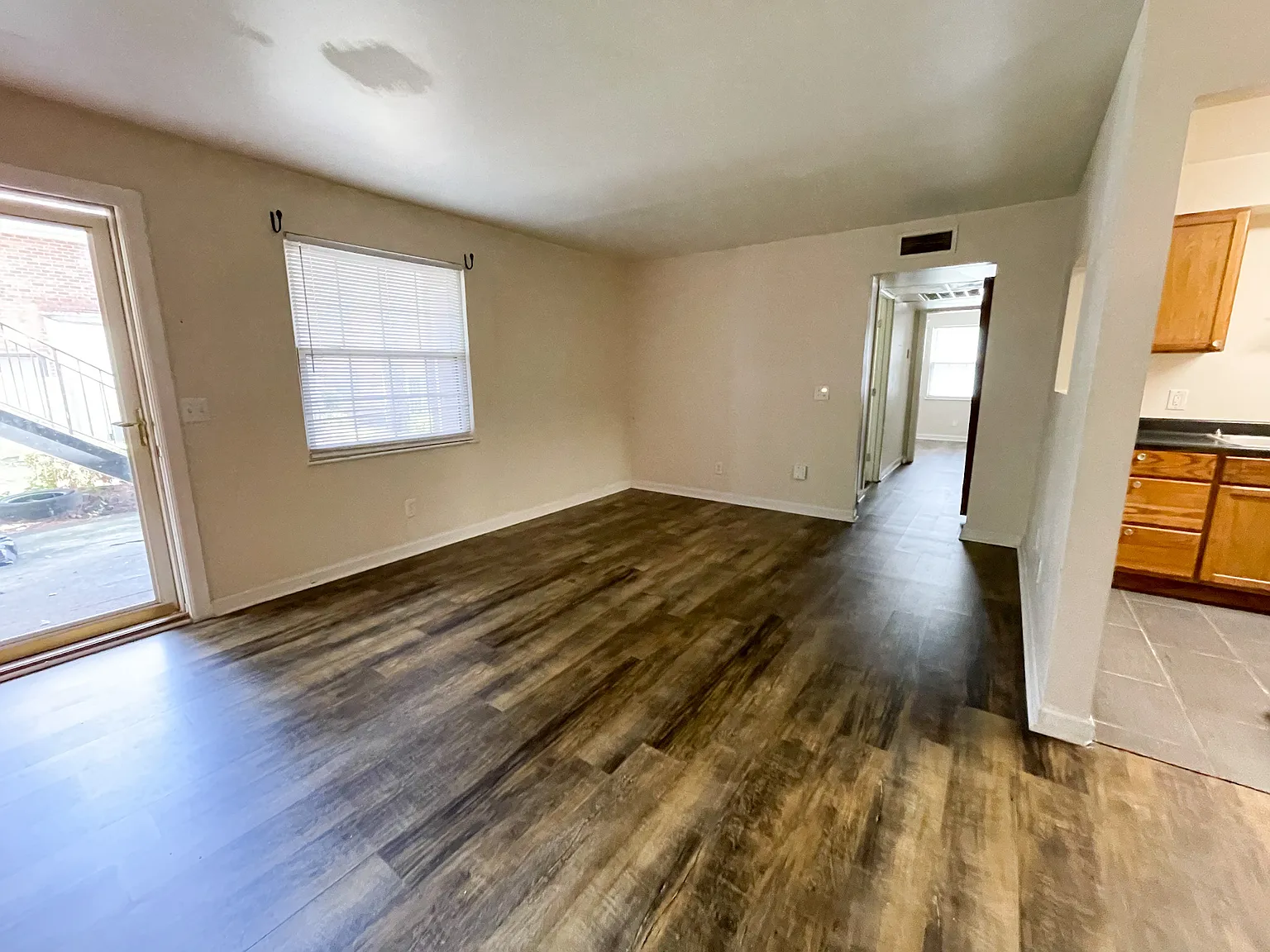 425 Cambout Street - 1 — Photo 3