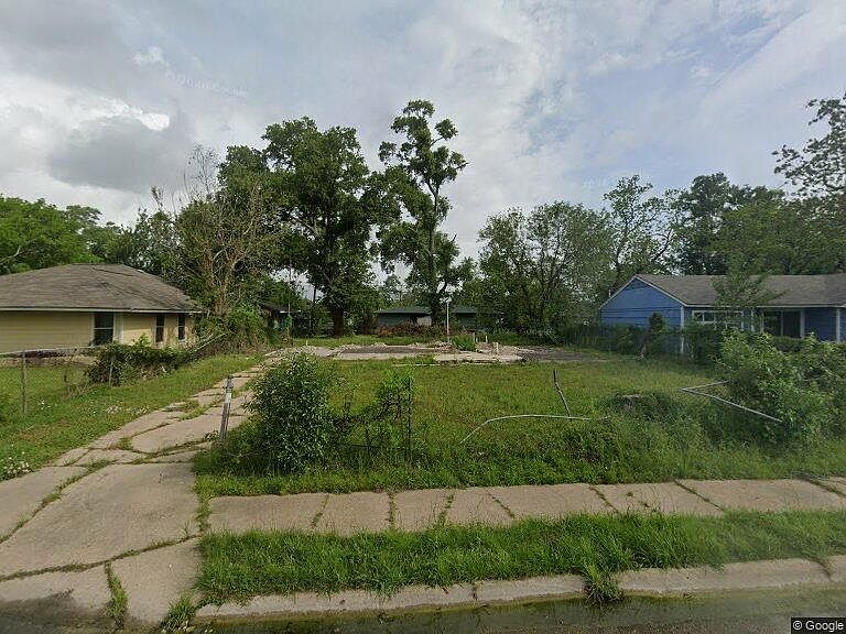 1st image of 5907 Ridgeway Dr
