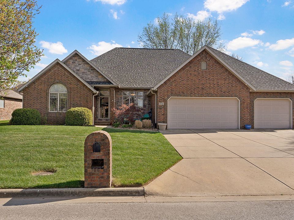 1st image of 1004 W Glacier Court
