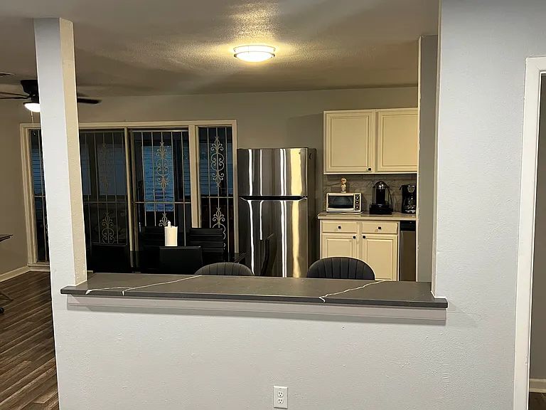 239 Maplewood Ln — Photo 3