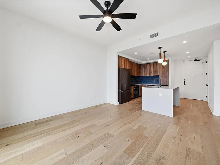 84 East Ave #3707 — Photo 10