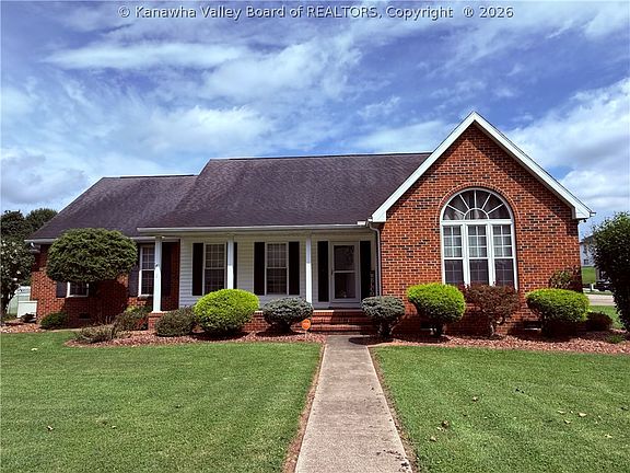 2nd image of 1201 Berch Ln