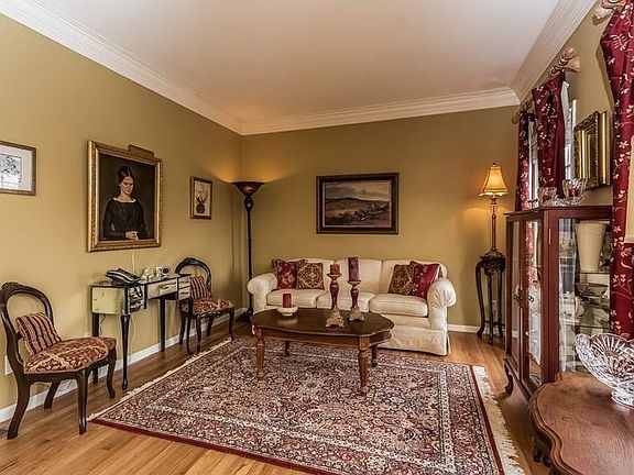 3rd image of 11015 Donamere Dr