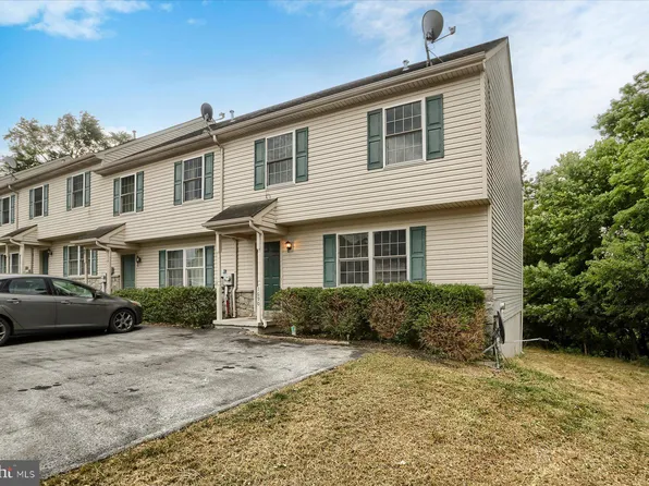 1690 Lakeside Dr, Middletown, PA 17057