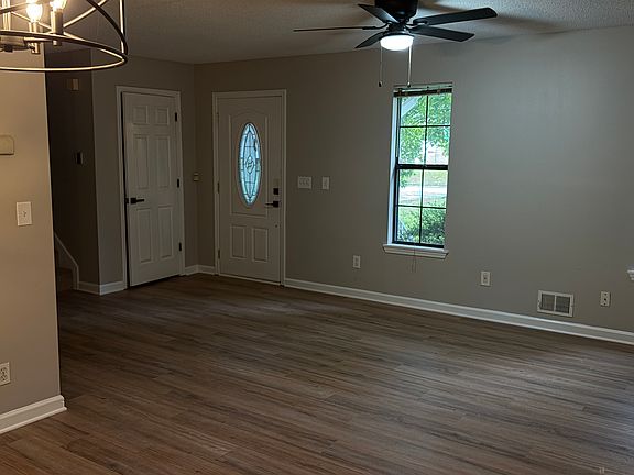5th image of 125 Westwood Dr
