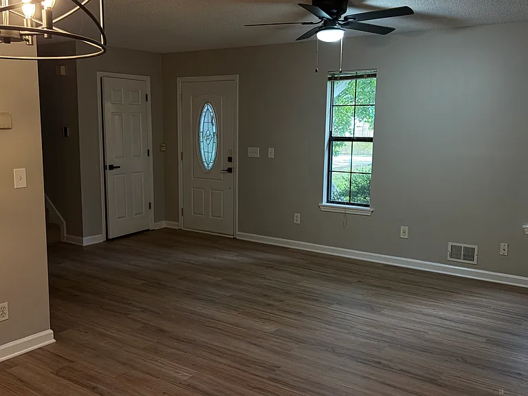 125 Westwood Dr — Photo 5