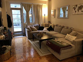 Rented by R New York