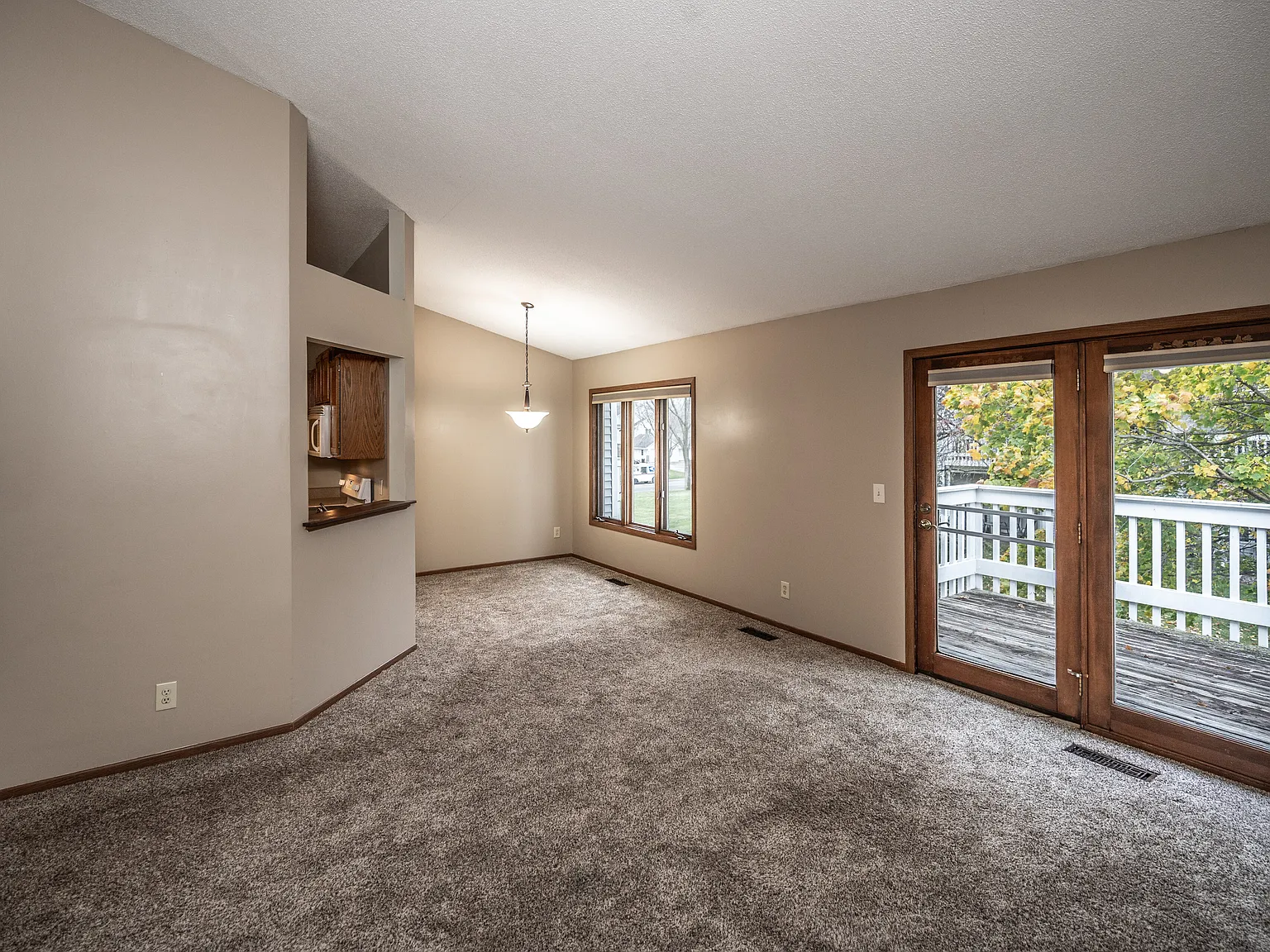 1 bed, 834 sqft, $1,400 — Photo 2