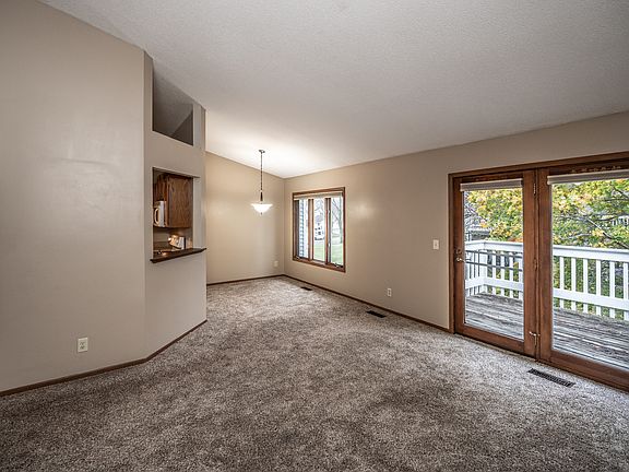 2nd image of 3589 Blue Jay Way