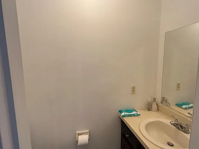 86 Kingston Rd — Photo 10
