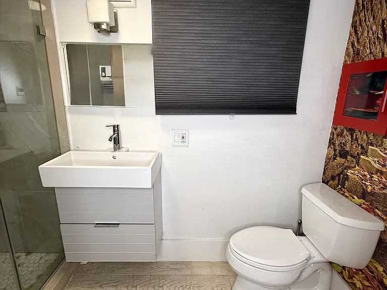 910 I St NE — Photo 21