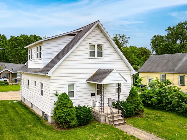 689 40th St, Des Moines, IA 50312
