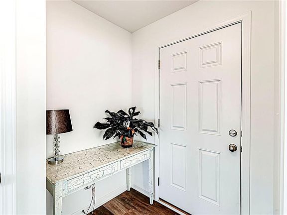 3rd image of 5523 W Woodhaven Dr
