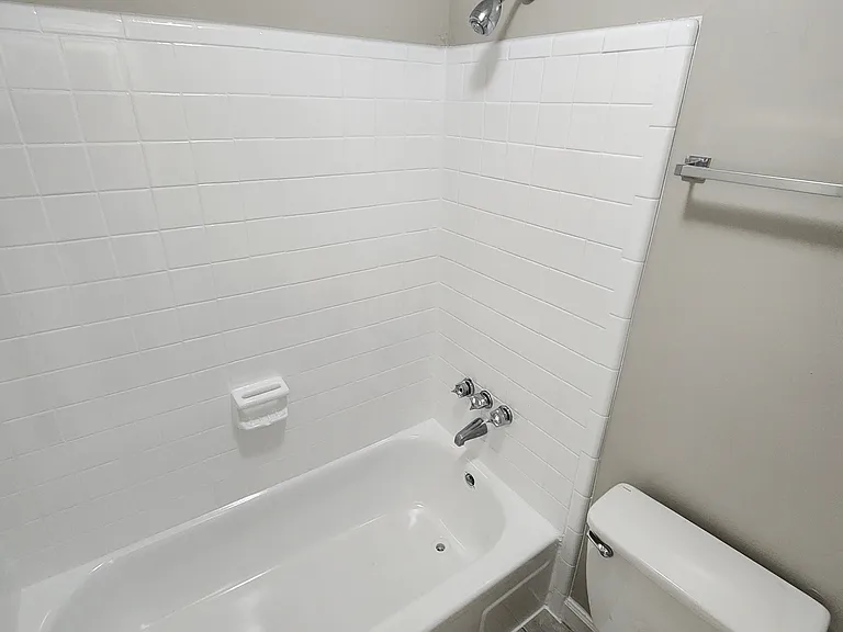 9400 Roberts Dr #3D — Photo 7