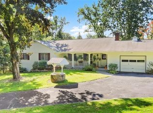 9 Arrow Meadow Rd, New Fairfield, CT 06812