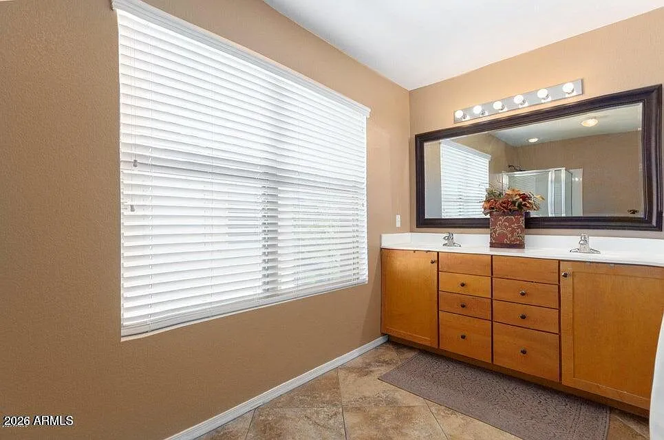 3 bed, 2.5 bath, 1837 sqft, $2,100 — Photo 4