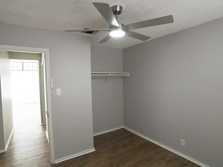 3231 Tree Grove Dr — Photo 5