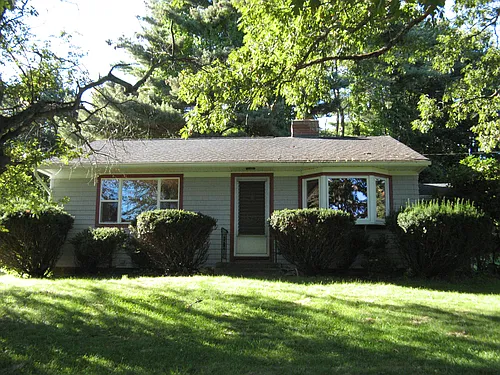 110 Front St Photo 1