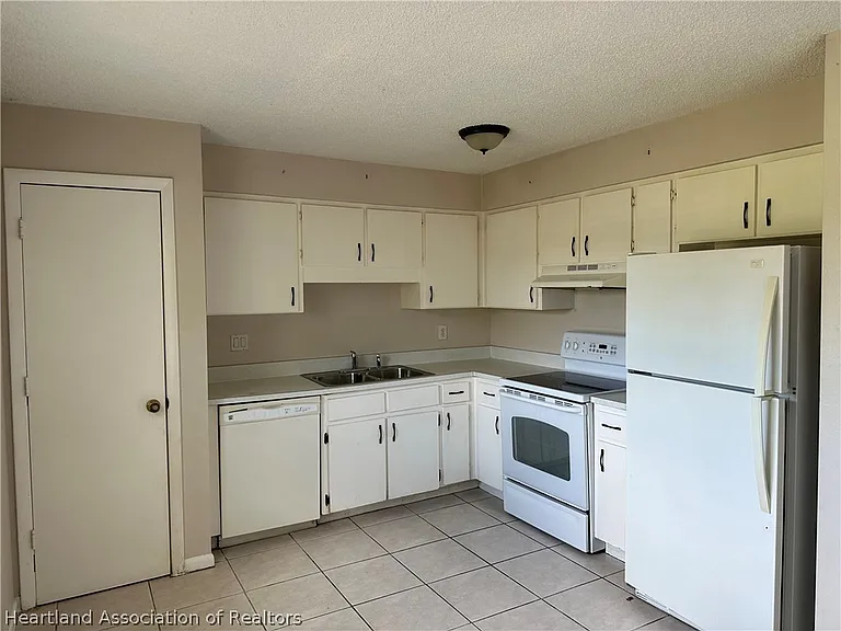6215 Candler Ter — Photo 3