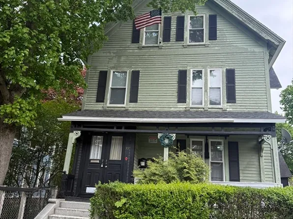 39 Woodland St, Worcester, MA 01610