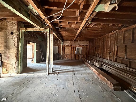 5th image of 3871 Farnsworth St