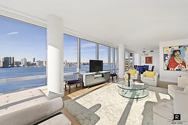 Rented by R New York