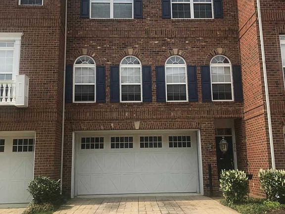 2nd image of 206 Burgundy Ln