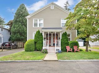 144 Beaumont St, Fairfield, CT 06824