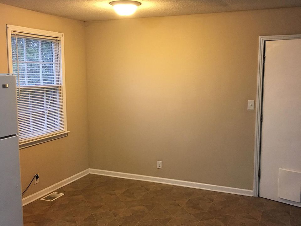 1st image of 2172 Blakemore Dr