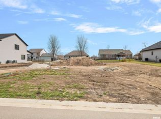 416 Manor Hill Dr, Chatham, IL 62629