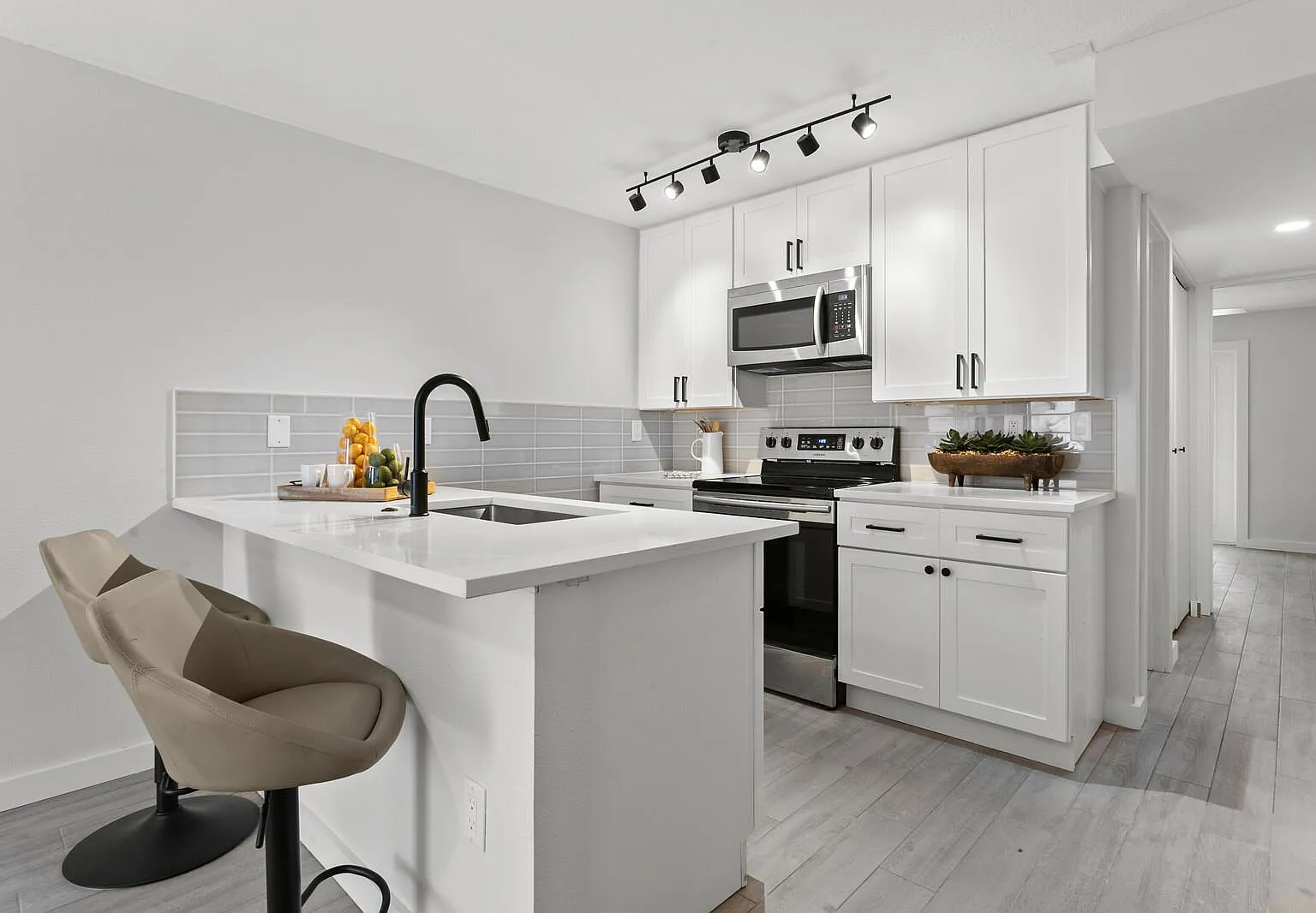 1 bed, 650 sqft, $1,550 — Photo 2