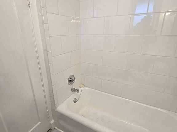 3rd image of 6300 N Rosebury Ave #11371474