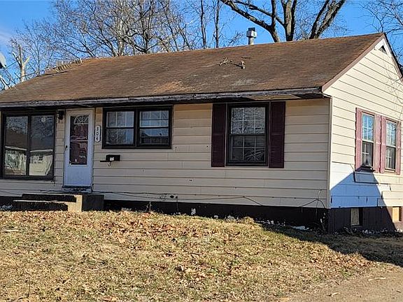 3rd image of 304 Lanark Rd