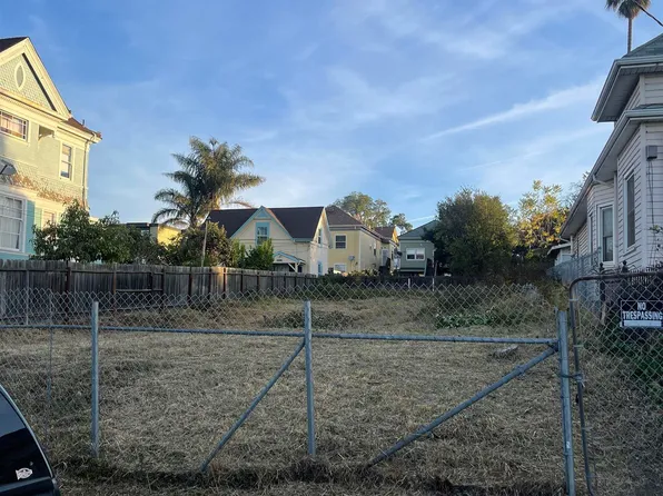 2340 E 21st St, Oakland, CA 94601