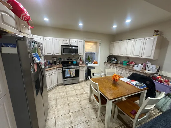 24 Market St, Centereach, NY 11720