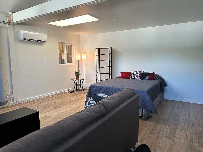 4635 Fendyke Ave — Photo 14