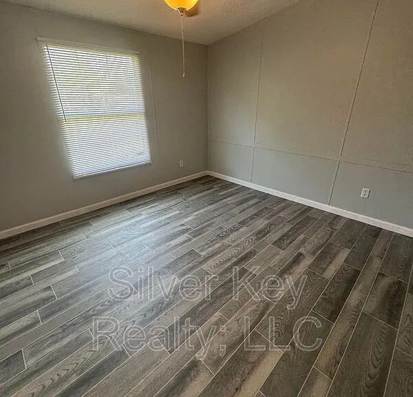 115 Barnett St — Photo 6