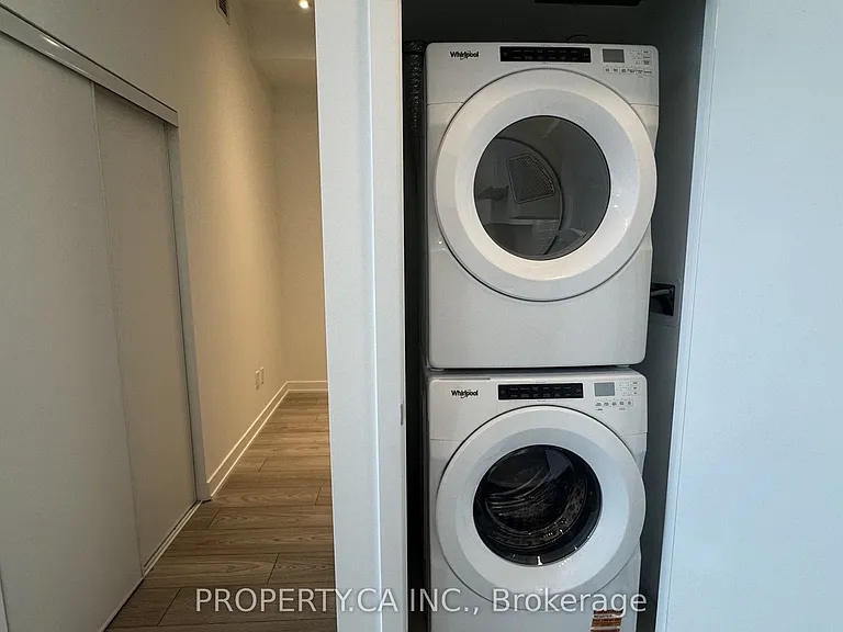1007 The Queensway #910 — Photo 10