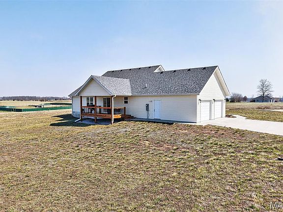 3rd image of 19780 Destiny Rd