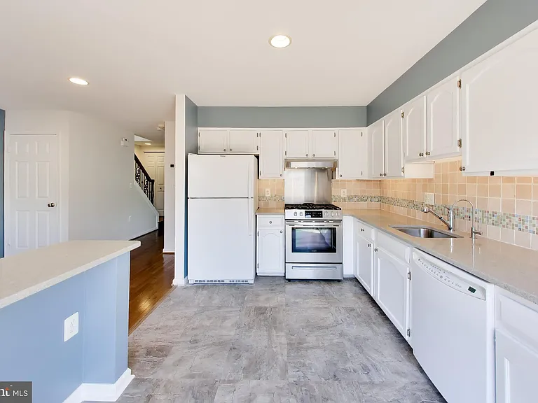 4 Earth Star Ct — Photo 11