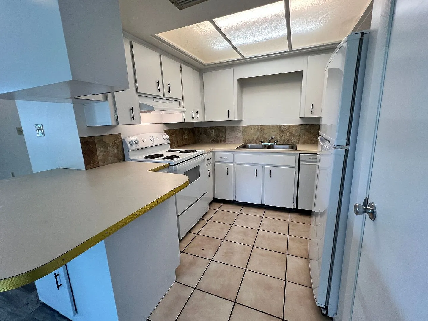 4608-4610 Sandy Lane — Photo 4