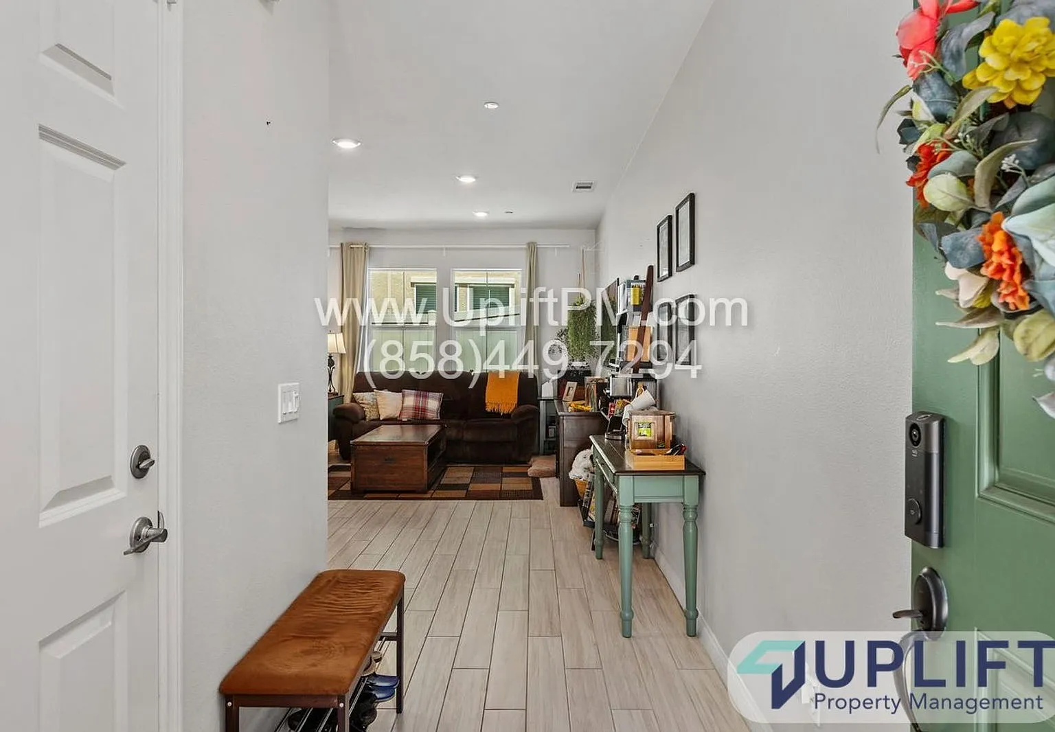 3 bed, 2.5 bath, 1679 sqft, $3,995 — Photo 2