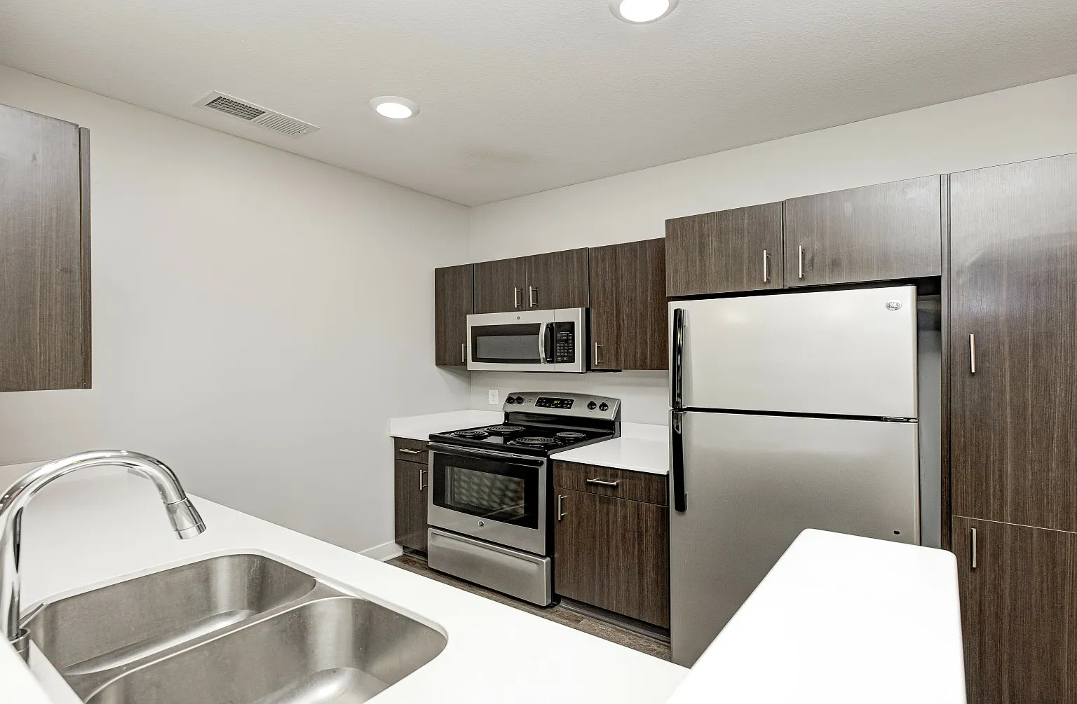 City Flats Walnut — Photo 4