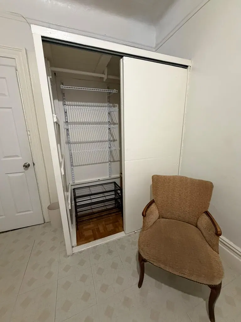 3 bed, $1,200 — Photo 4