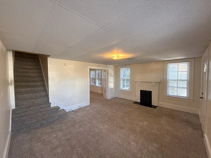 3 bed, 1.0 bath, 1296 sqft, $1,295 — Photo 4